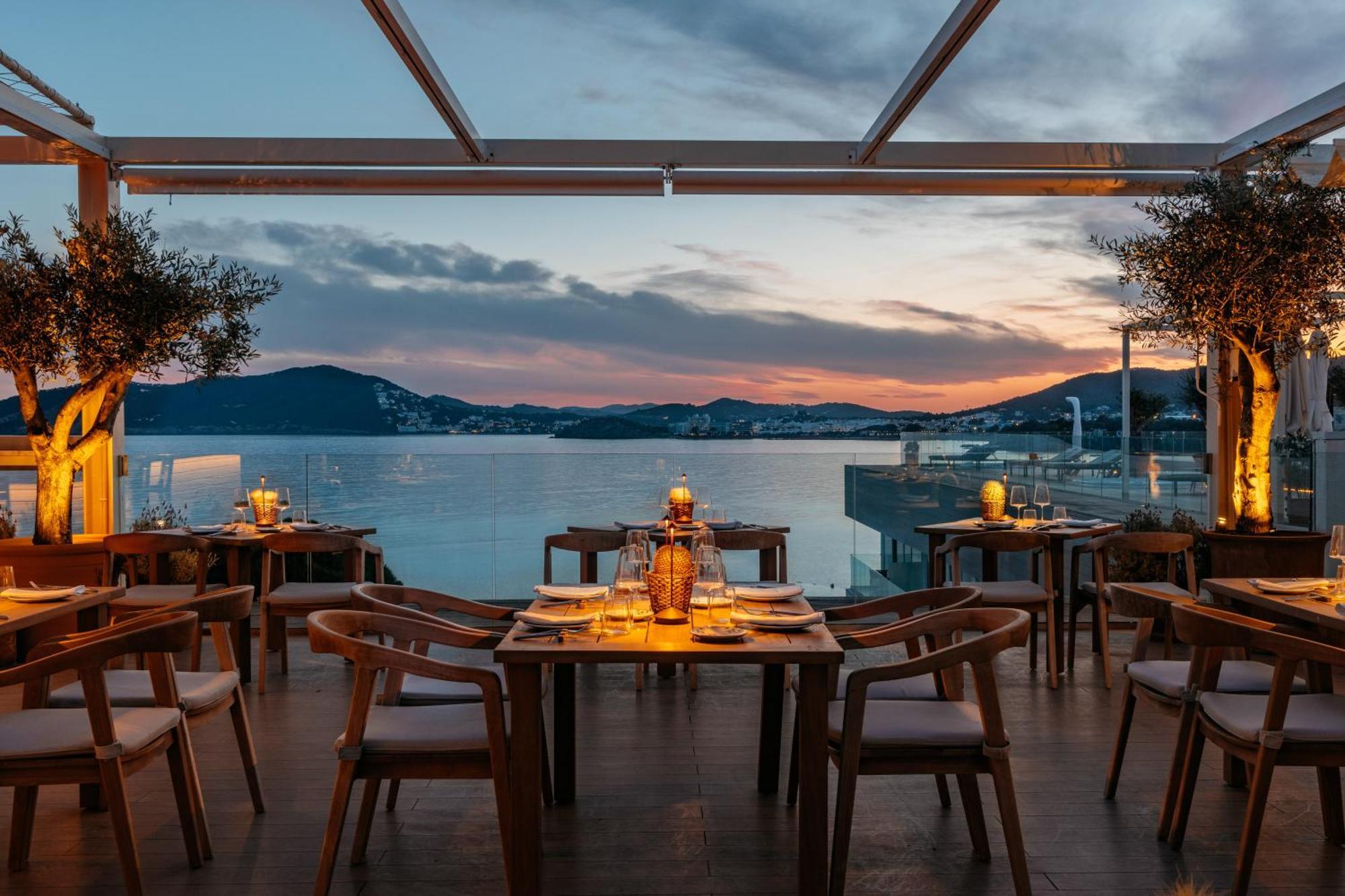 Me Ibiza - The Leading Hotels Of The World Santa Eularia des Riu Esterno foto